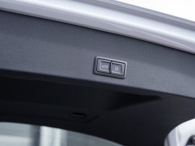 Q2 35 TFSI S line RFK+NAVI+MATRIX