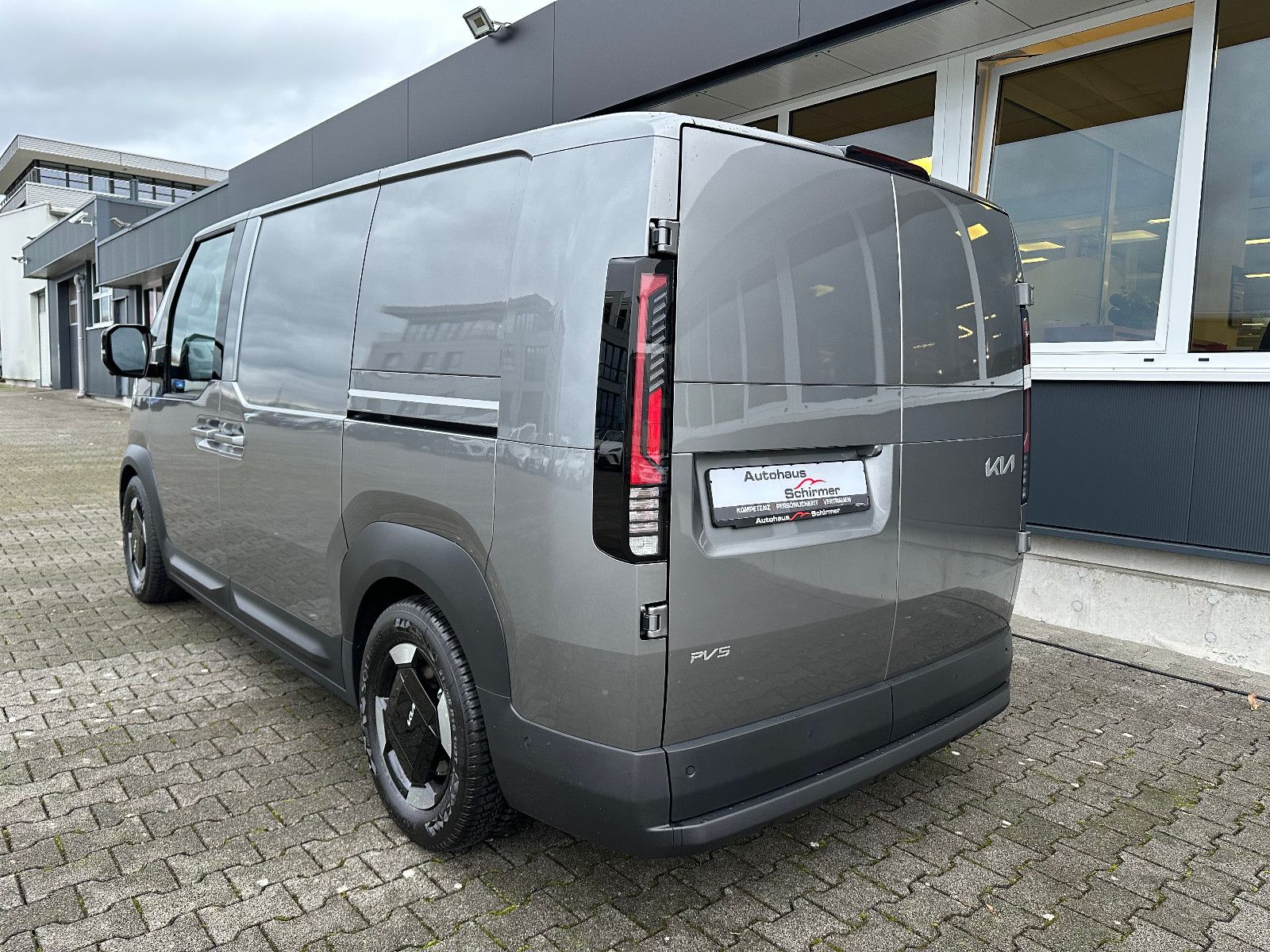 Fahrzeugabbildung Kia PV5 CARGO L2H1 4T 71,2 ELITE WP CT LM AW