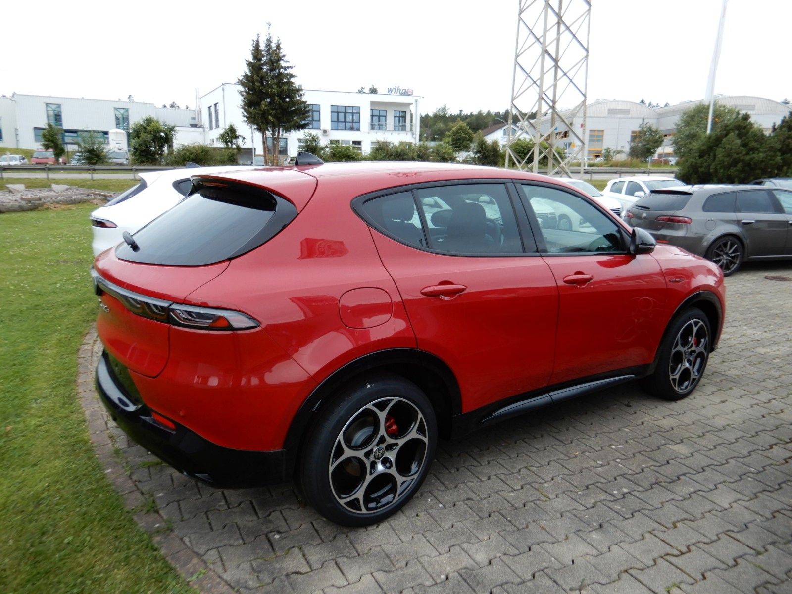 Fahrzeugabbildung Alfa Romeo Tonale VELOCE 1.6 VGT-D 369€/Monat