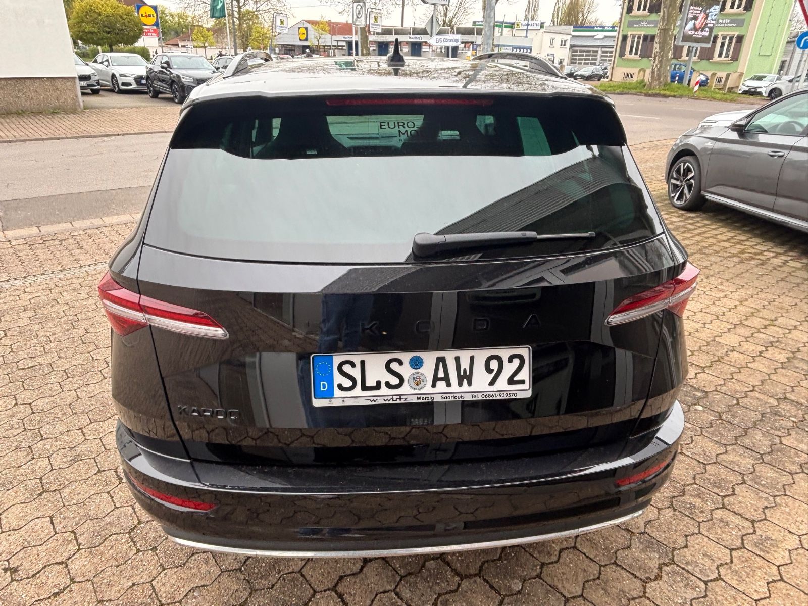 Fahrzeugabbildung SKODA Karoq Sportline 1.5 TSI Pano AHK