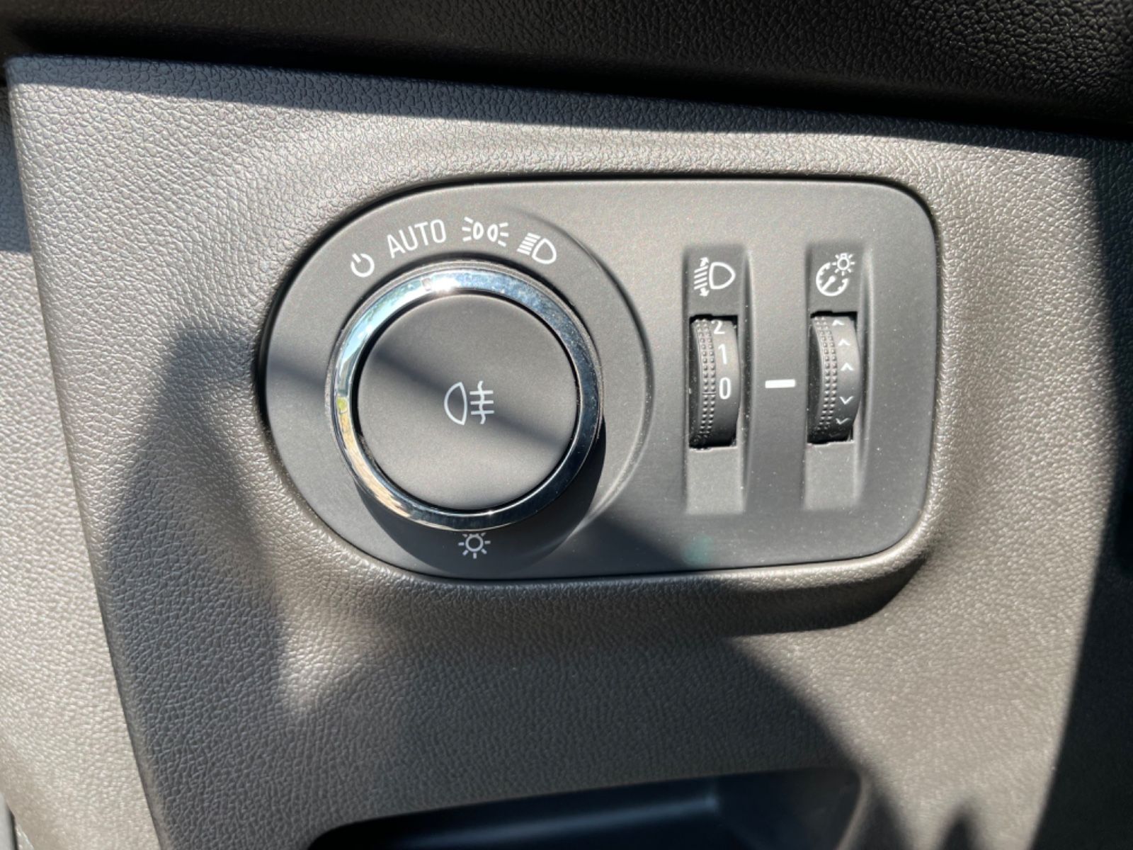 Fahrzeugabbildung Opel Corsa 1.2 E Edition*Bluetooth*Klima*SHZ*Tempomat