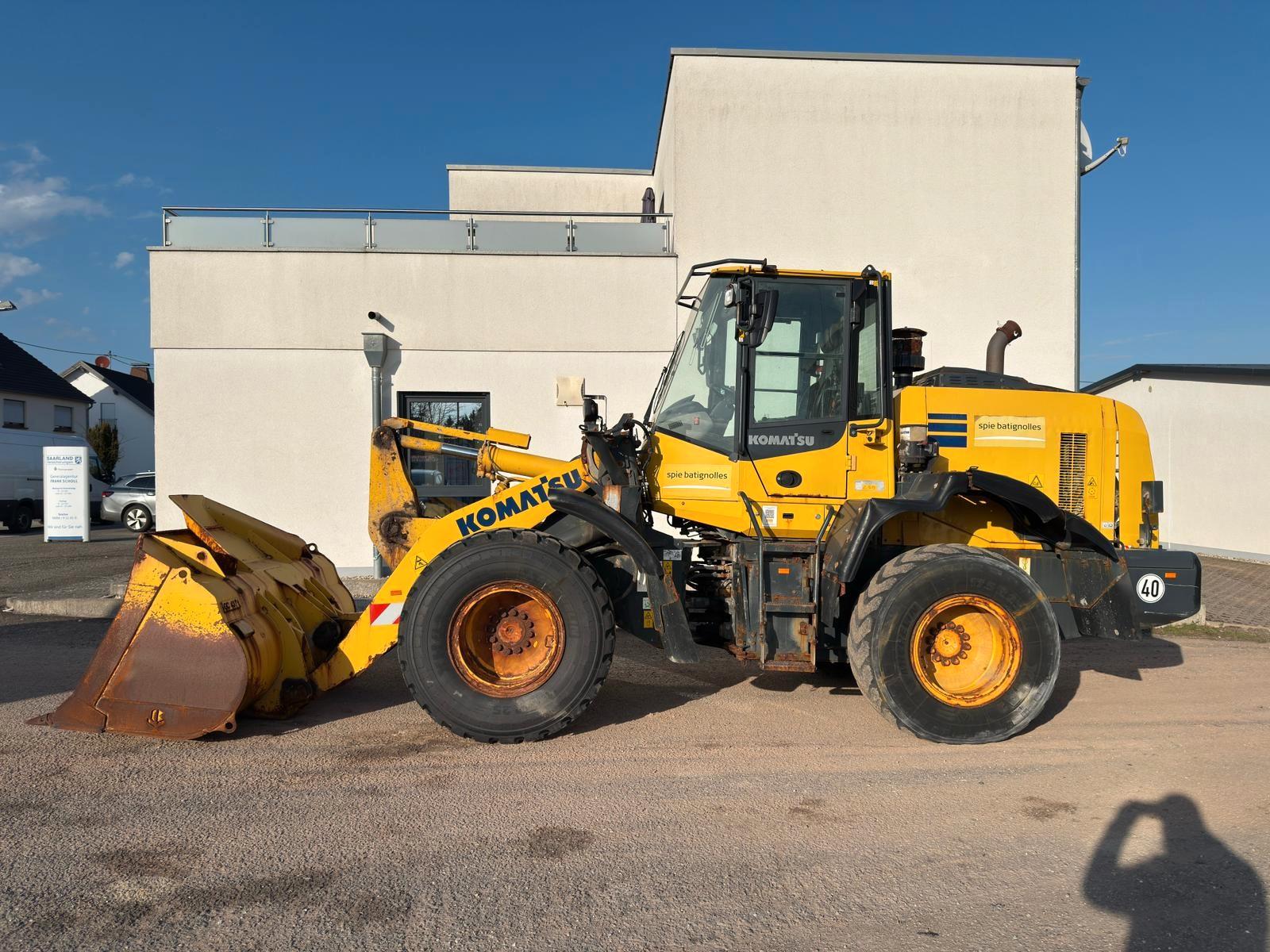 Komatsu WA 200-8 *Zentralschmieranlage* Schaufel*