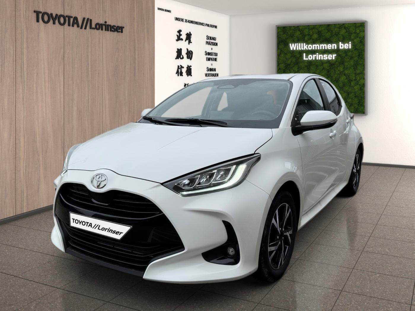 Toyota Yaris 1.5 Teamplayer Kam.+KlimaA+LED+PDC+SHZ+ACC