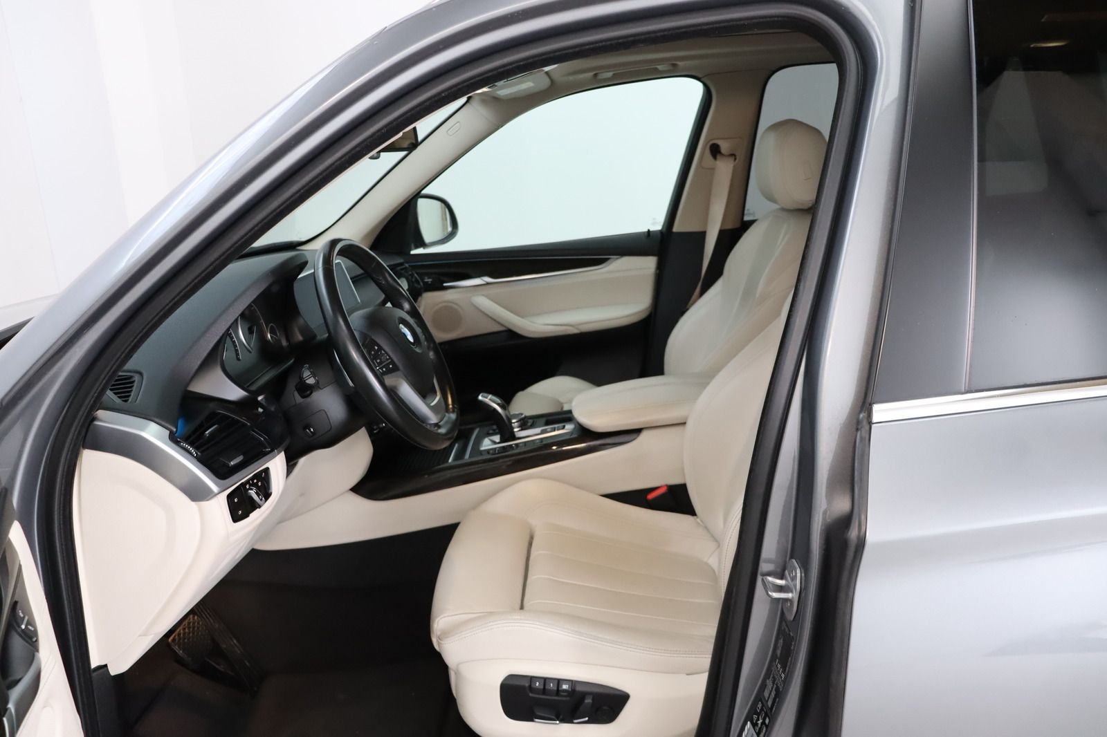 Fahrzeugabbildung BMW X5 xDrive30d * HUD* Pano * Memory * RFK *