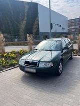 Skoda Octavia 1.6 Benzin TÜV 09/2026  zuv... - gebrauchte Skoda Octavia aus dem Jahr 2001
