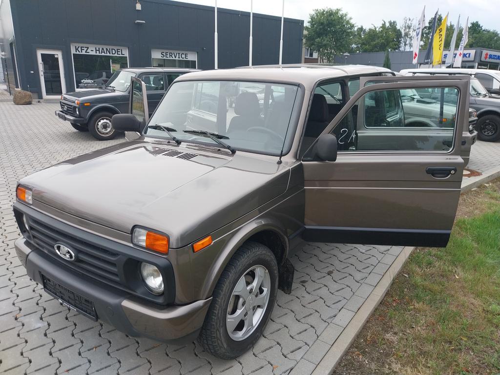 Lada Urban