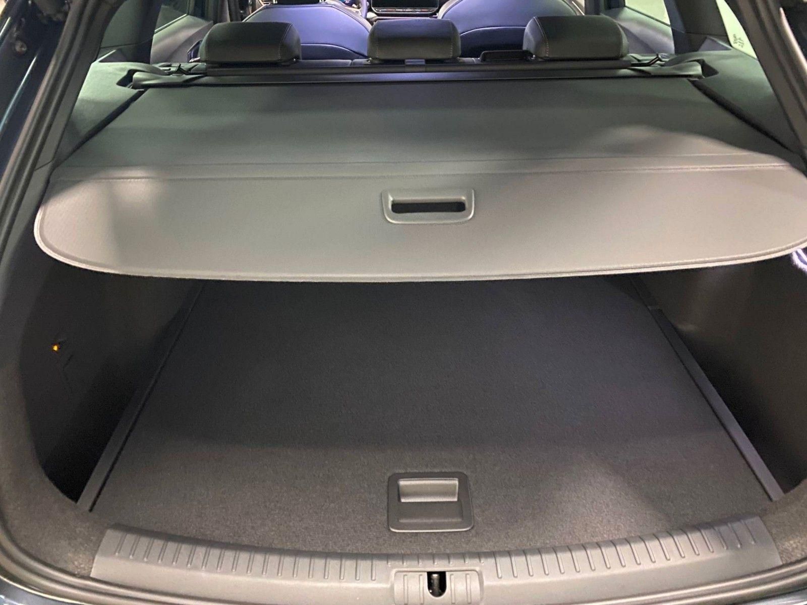 Fahrzeugabbildung CUPRA Leon ST 1.5 eTSI DSG MHEV+Schwellerverbreiterun
