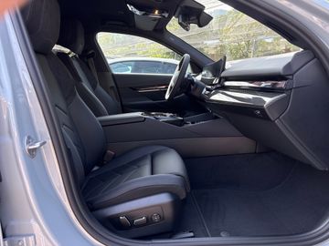 BMW 520d xDrive Touring M Sportpaket Head-Up DAB