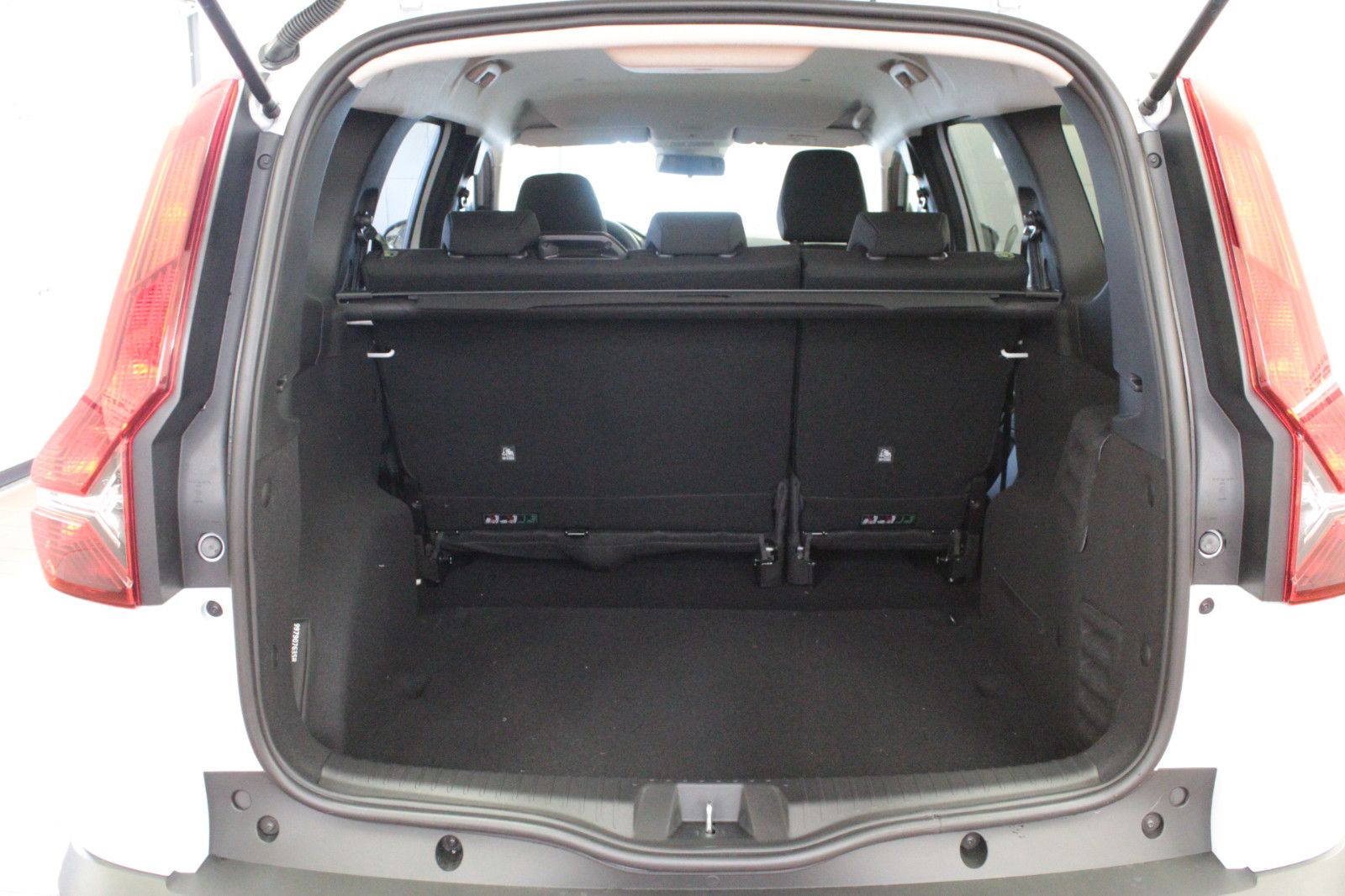 Fahrzeugabbildung Dacia Jogger ECO-G 100 Expression 5-Sitzer *Winterpak*