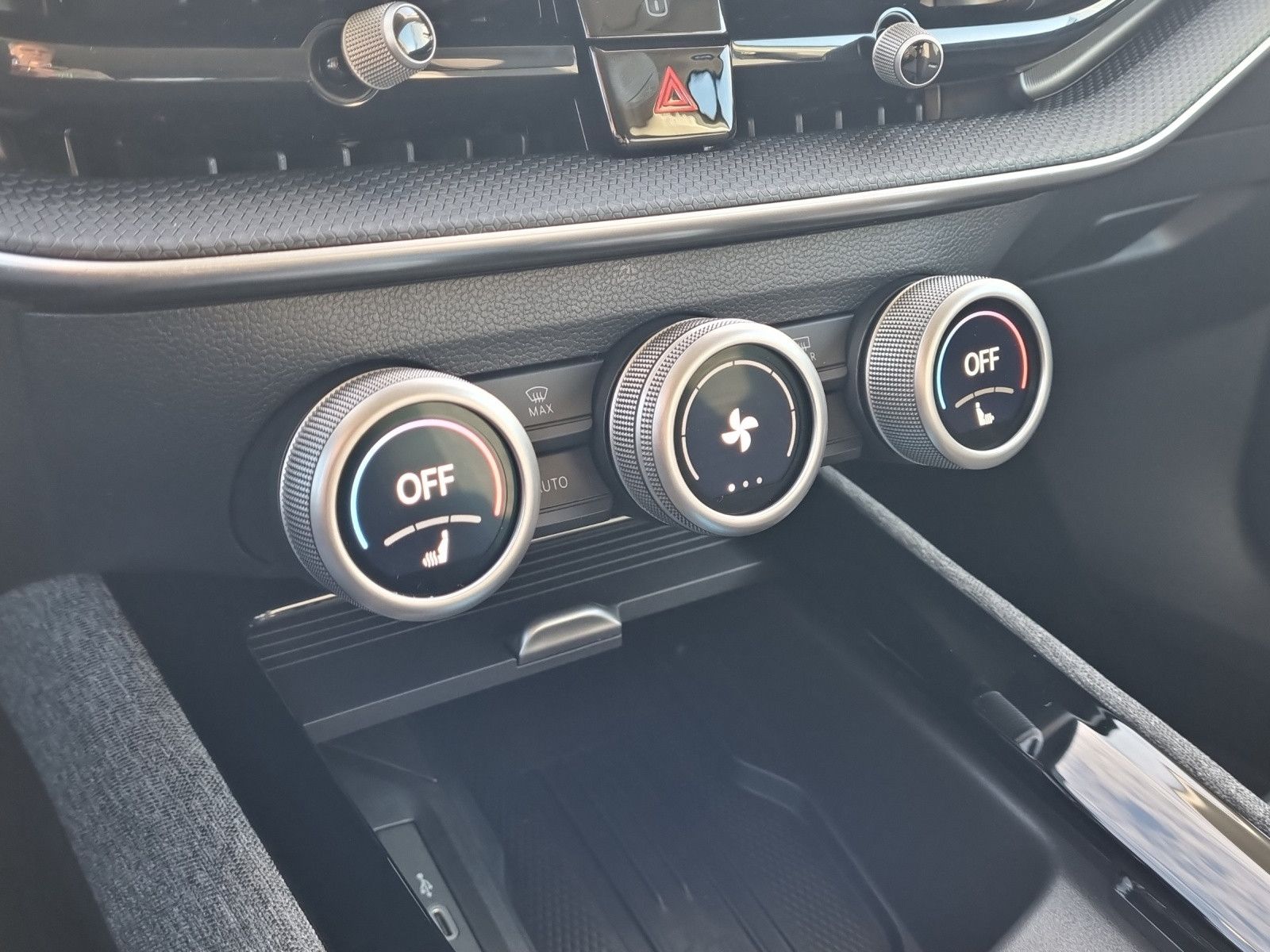 Fahrzeugabbildung SKODA Superb Combi Selection 2,0 TDI 142KW/193PS AHK