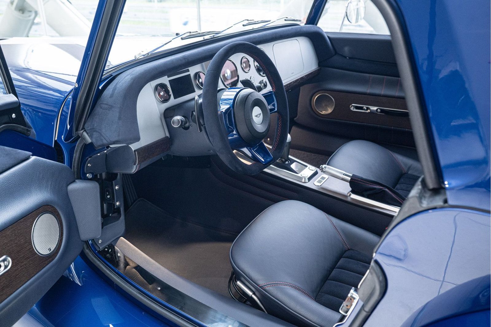 Morgan Supersport 400 | Blue Alcantara| Heated Seats | imagem 3