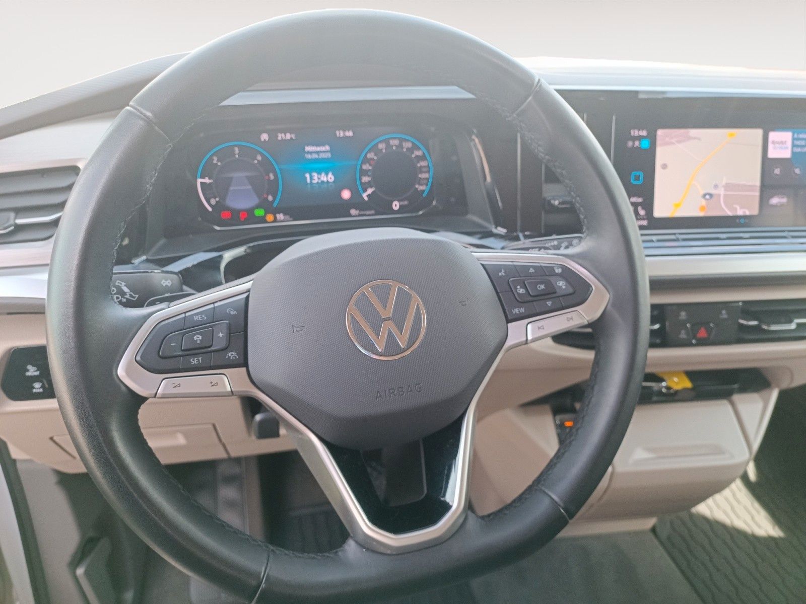 Fahrzeugabbildung Volkswagen Multivan Lang Edition DSG Matrix Navi 19" RFK