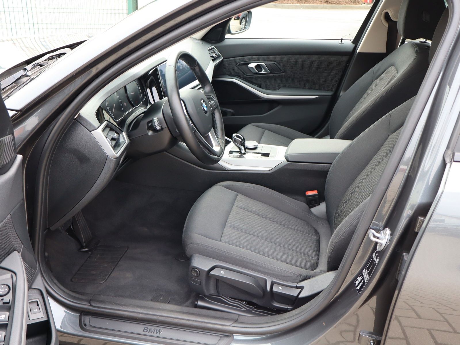 BMW 318i Touring Advantage Auto foto 9