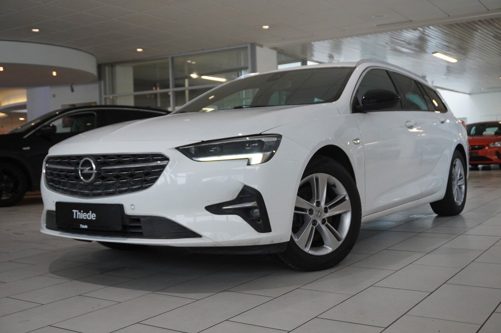 Fahrzeugabbildung Opel Insignia B ST 2.0D BUSINESS NAVI/HUD/KAMERA/AHK