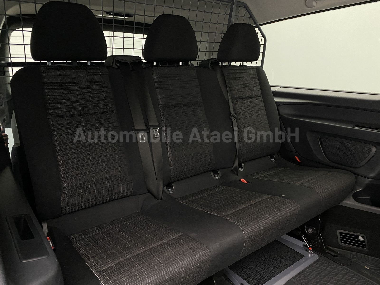 Fahrzeugabbildung Mercedes-Benz Vito Tourer 116 Pro Extralang Automatik (1068)
