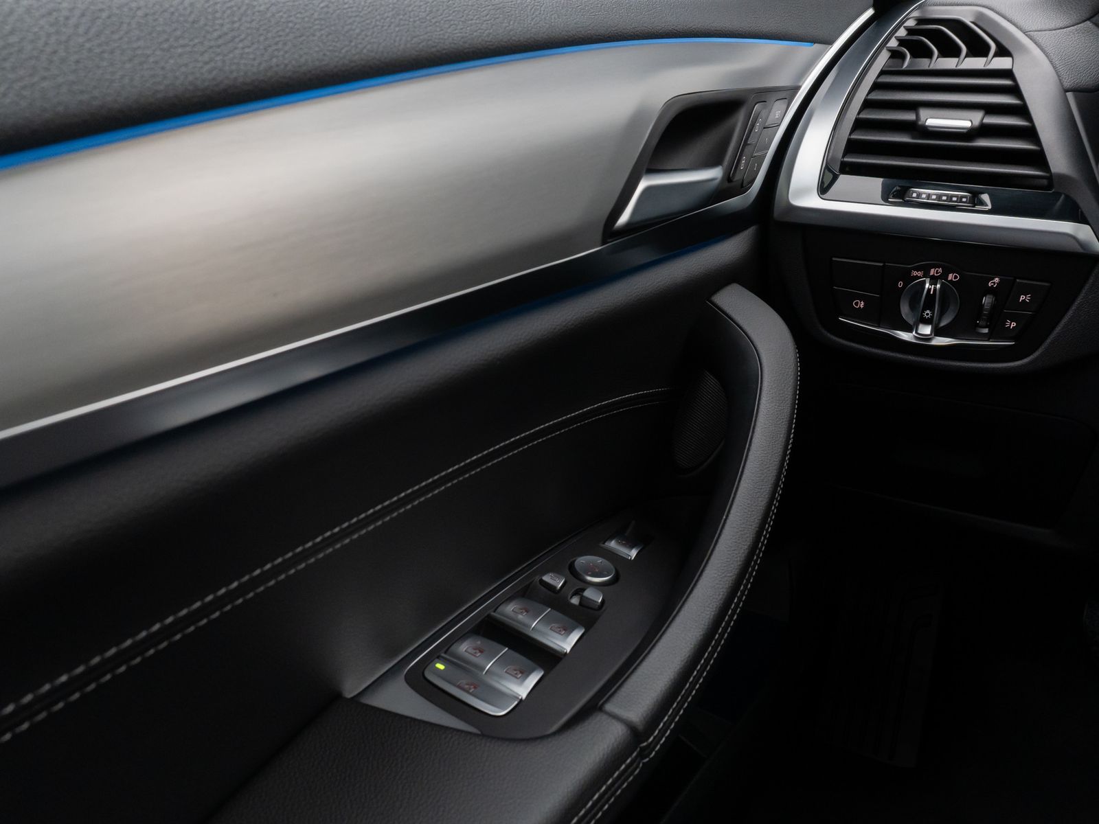 Fahrzeugabbildung BMW iX3 Impressive 360° H/K HUD DAB Panorama 20Zoll