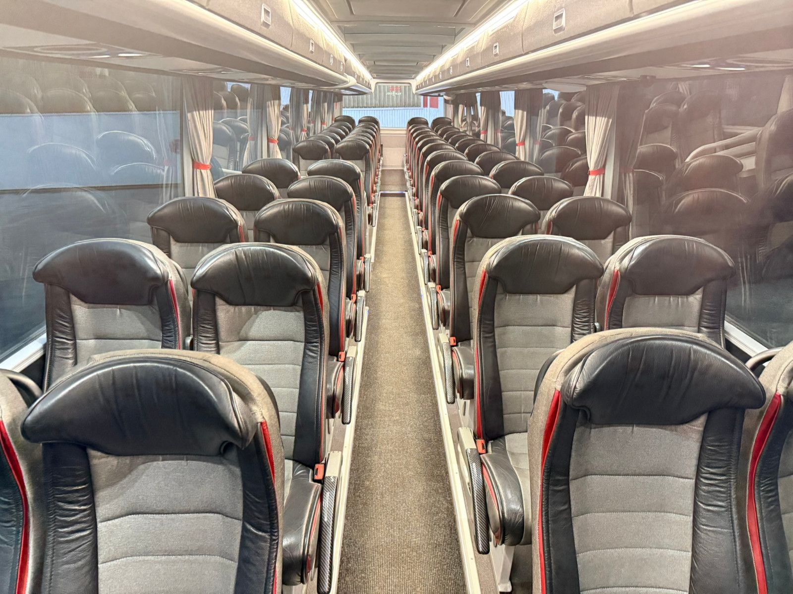 VANHOOL  2017 - Image 21 of 35