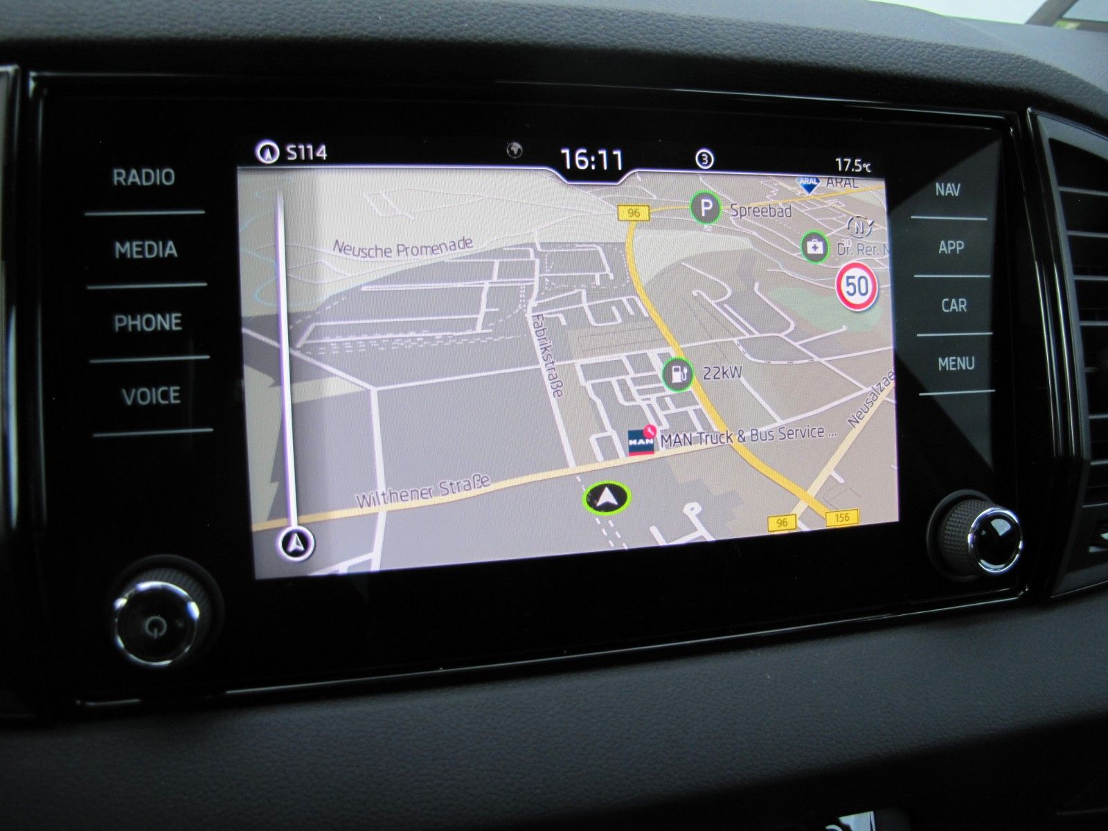 Fahrzeugabbildung SKODA Karoq Selection 1.5 TSI DSG