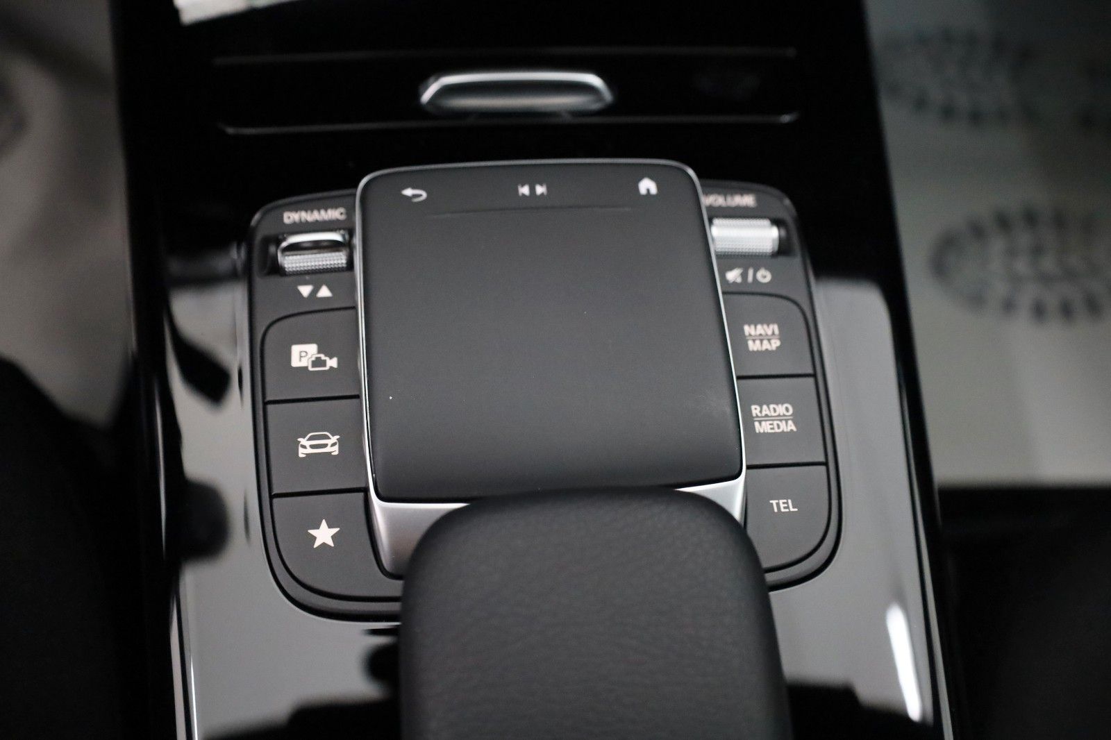 Fahrzeugabbildung Mercedes-Benz CLA 200 d SB, Navi,LED,DAB,Park Paket,Kamera,SH