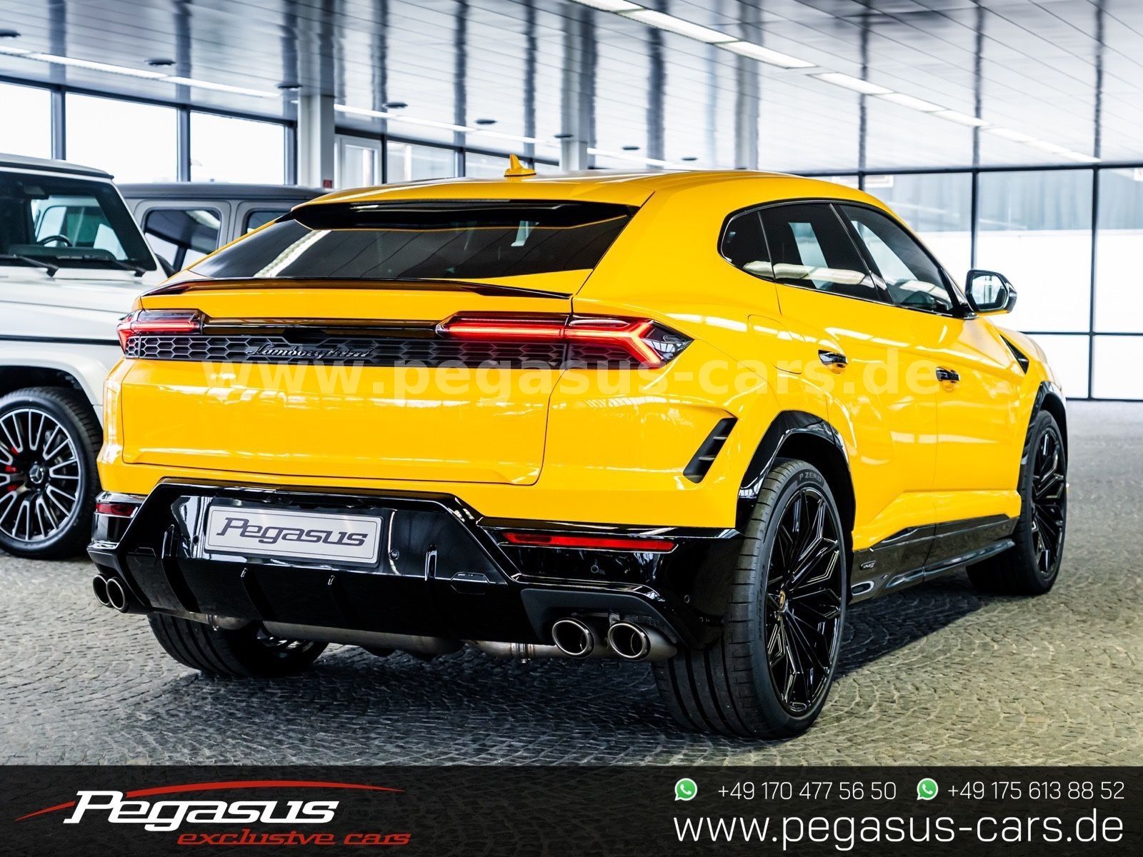 LAMBORGHINI Urus - 9