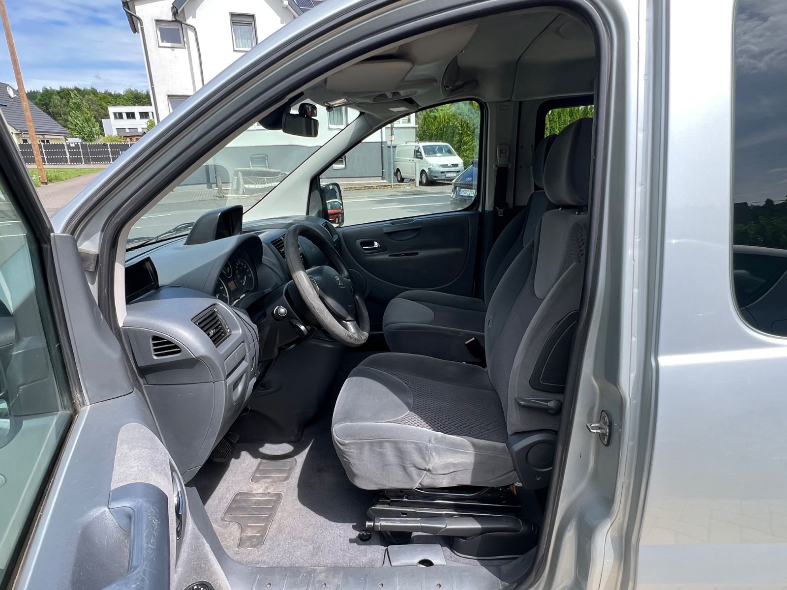 Fahrzeugabbildung Peugeot Expert Tepee L2H1 Active 8.Sitzer