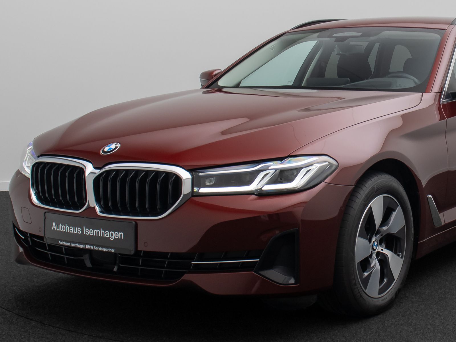 Fahrzeugabbildung BMW 520d xD HUD DAB Kamera HiFi Laser Sport AHK Komf