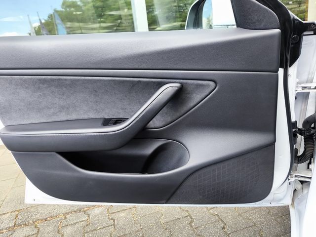 Fahrzeugabbildung Tesla Model 3 LR Dual AWD PANO+STDHZ+LED+KAM+NAVI+AHK+
