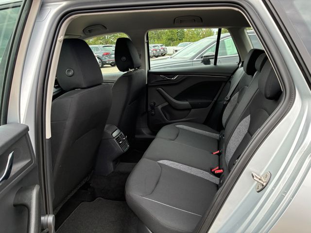 Fahrzeugabbildung Skoda Kamiq 1,0 TSI Active >AHK/SmartLink/Sitzheiz<