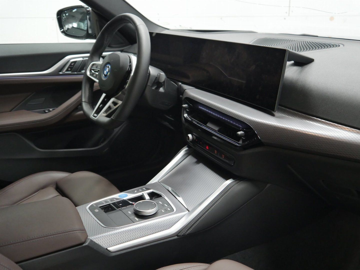 Fahrzeugabbildung BMW i4 xDrive40 Gran Coupé, Parking Assistant Plus