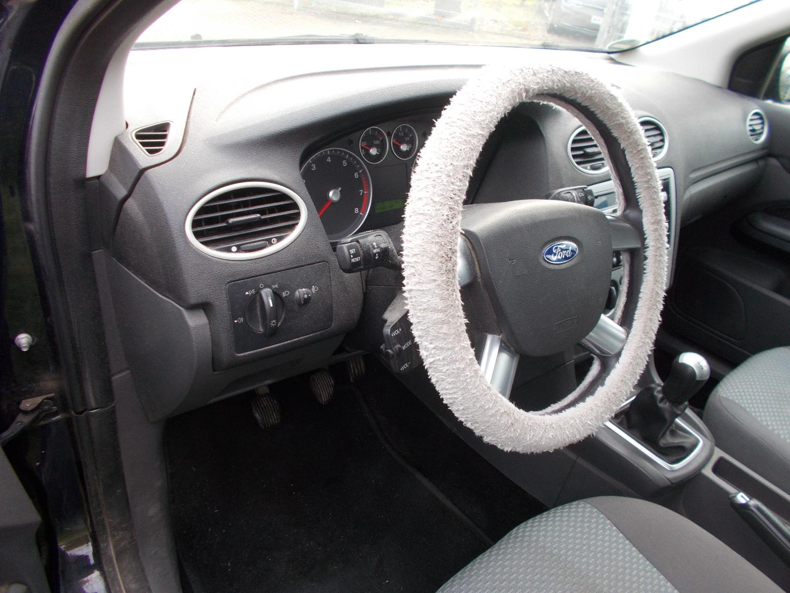 Ford Focus 2006 — photo 12