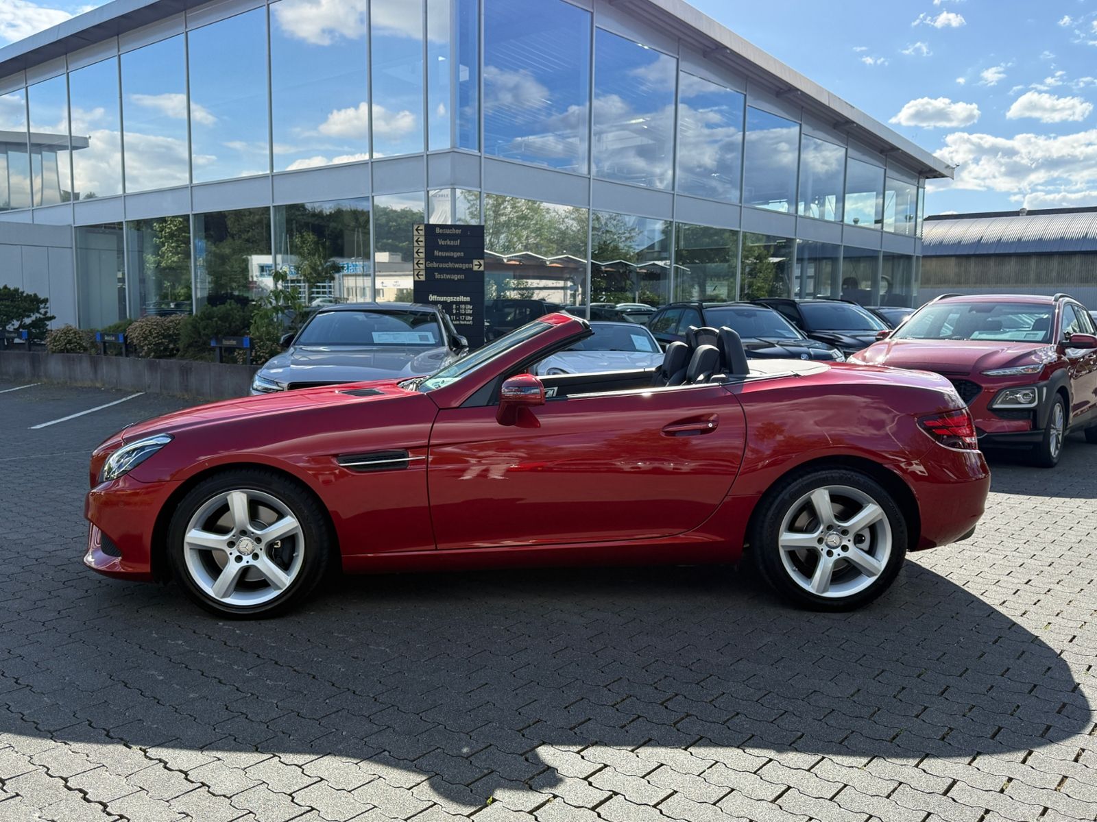 Fahrzeugabbildung Mercedes-Benz SLC 300 AIRSCARF LED NAVI SHZ