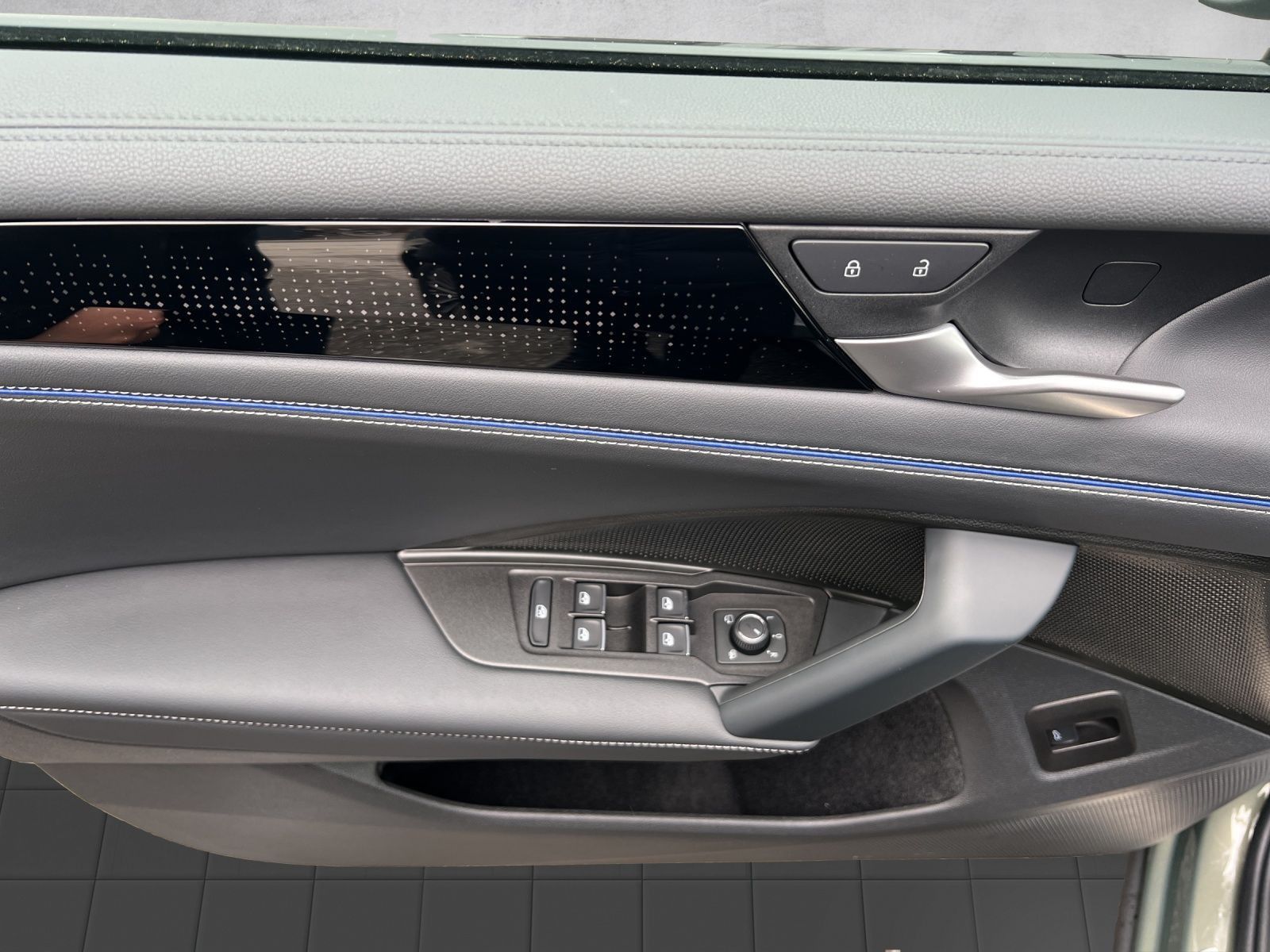 Tiguan R-Line 2.0 TDI 4M DSG Leder*AHK*Black Sty