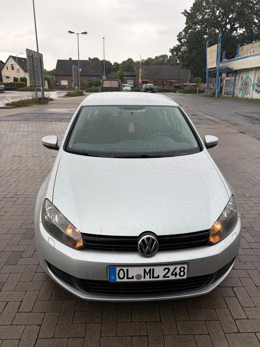 Volkswagen Golf 2009 — rear view
