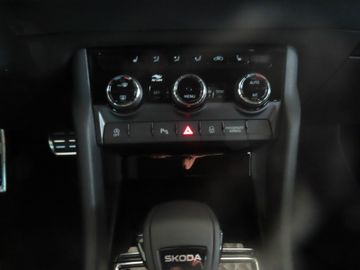 Fotografie 10 des Skoda Karoq Sportline 1.5 DSG Navi AHK 5-J.Garantie