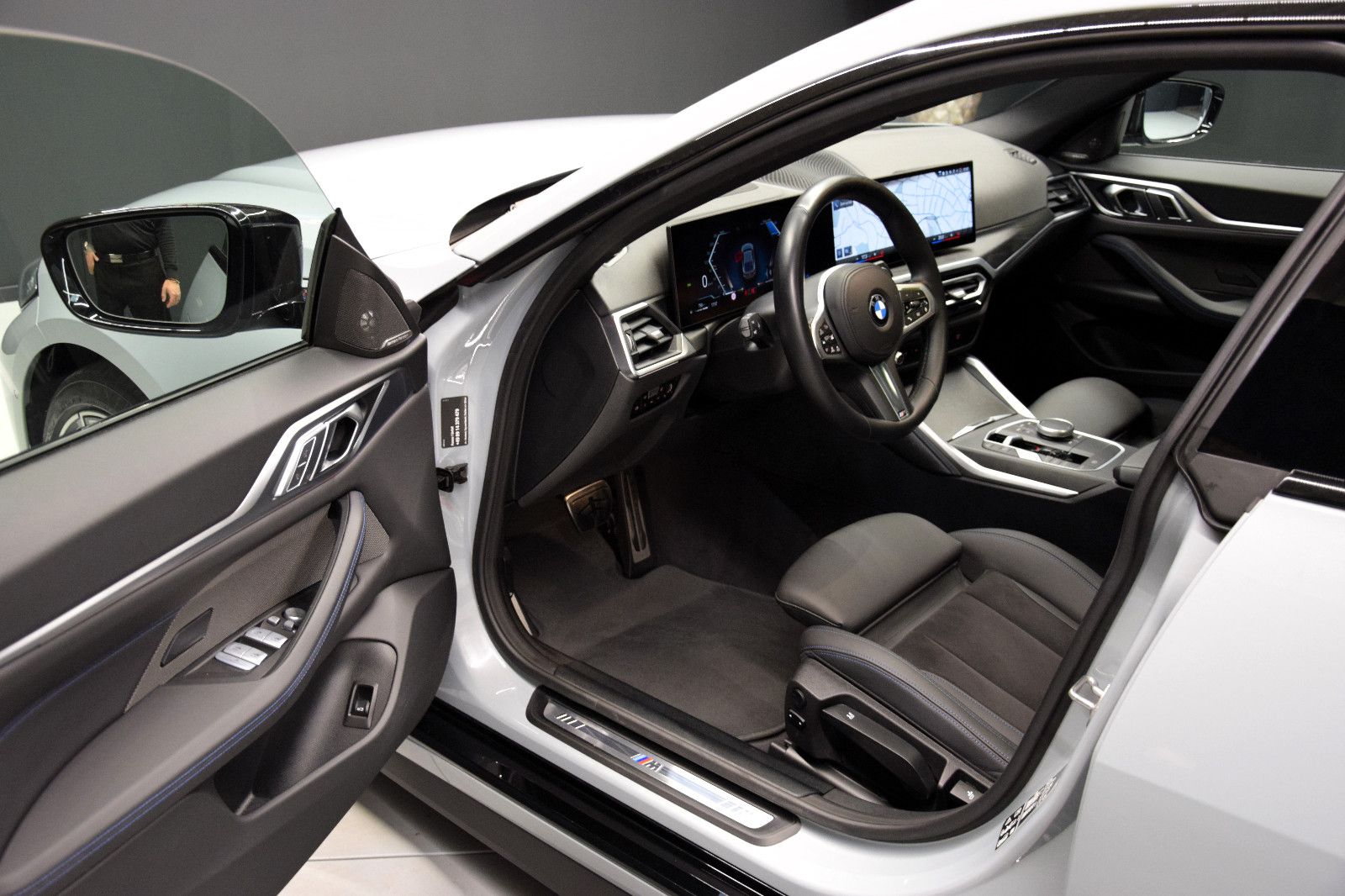 Fahrzeugabbildung BMW 420d xDrive Gran Coupé M Sport GSHD HuD ACC h/k