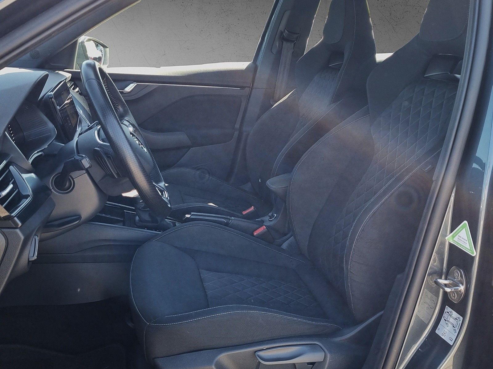 Fahrzeugabbildung SKODA Kamiq Style 1,5 TSI DSG Navi GRA PDC