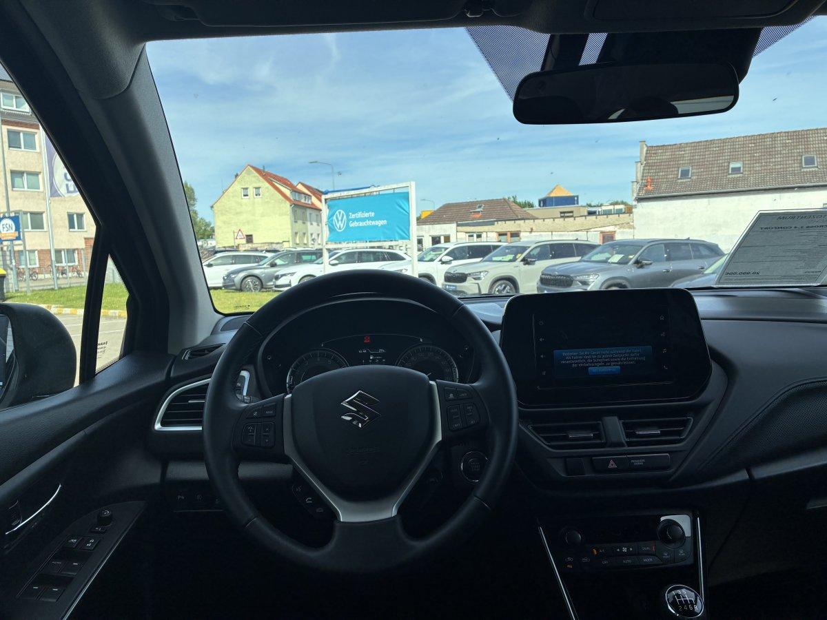 Suzuki S-CROSS 1.4 COMFORT MHEV RFK LED ACC