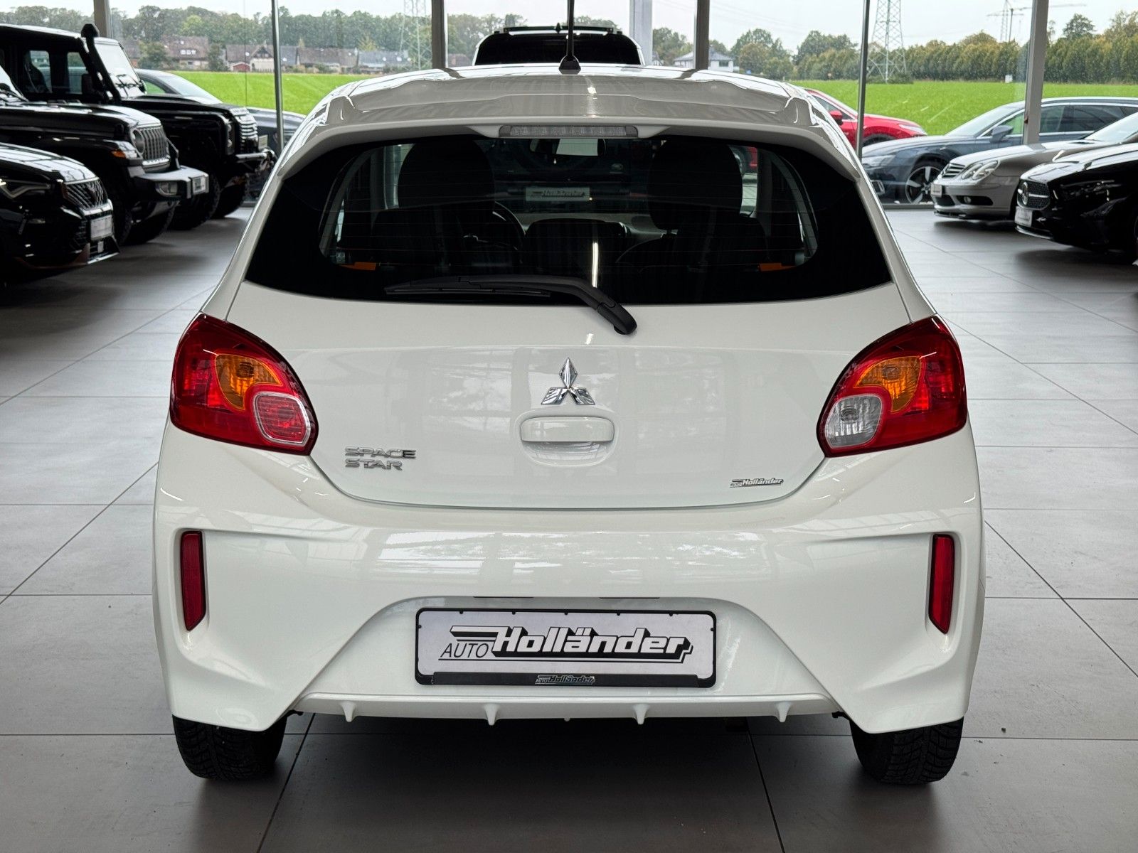 Fahrzeugabbildung Mitsubishi Space Star 1.2 Select "Ganzjahresreifen ZV DAB"