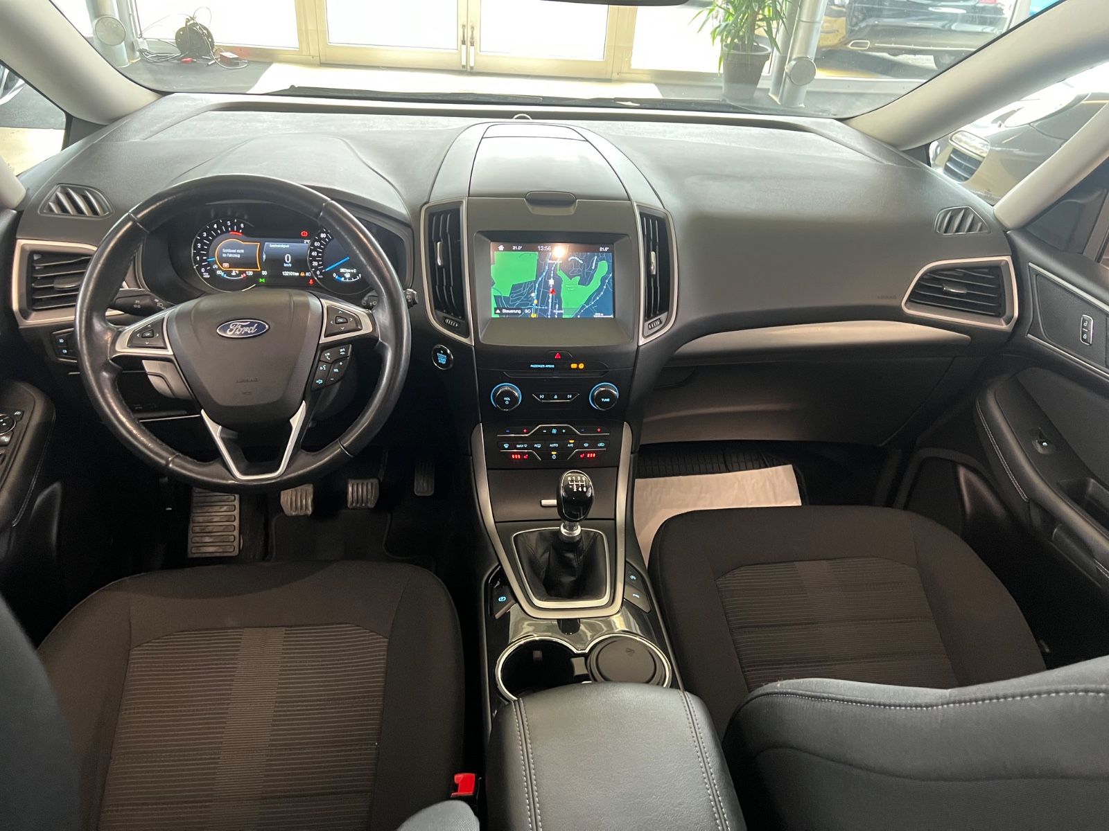 Fahrzeugabbildung Ford Galaxy 2.0 TDCI * 7.SITZER *NAVI*