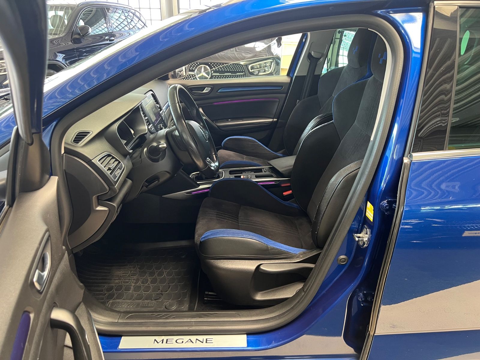 Fahrzeugabbildung Renault Megane IV Grandtour GT-Line *SCHALENSITZE*