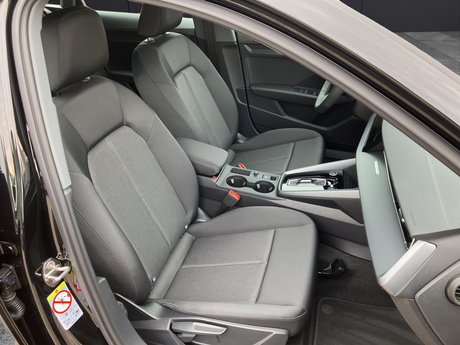 Fahrzeugabbildung Audi A3 Sportback TFSI LED ACC DAB NAVI