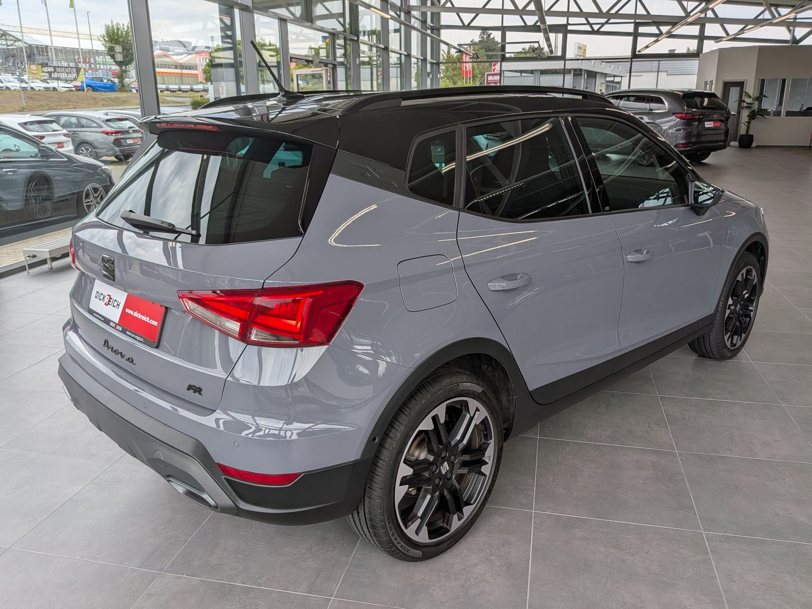 Fahrzeugabbildung SEAT Arona 1.5 TSI FR-LINE Black AHK*ACC*KAMERA*LED