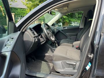 Volkswagen Tiguan - 12