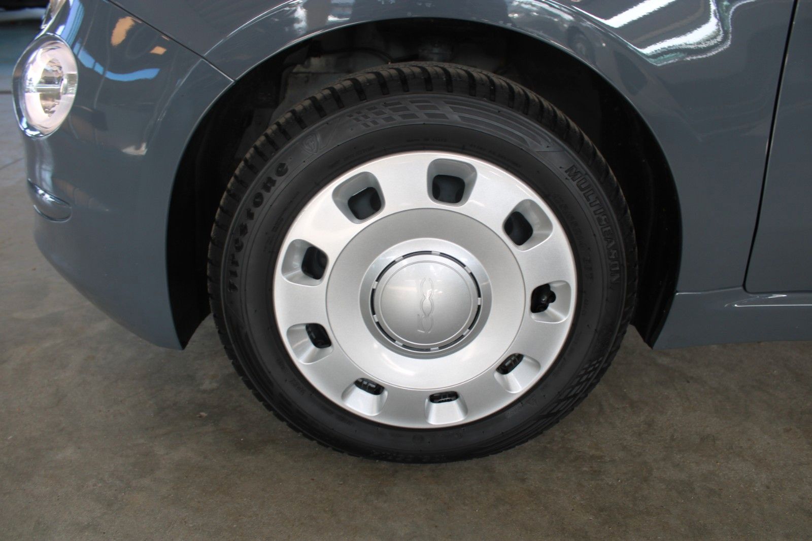 Fahrzeugabbildung Fiat 500 Hybrid CULT KLIMA DAB+ Allwetterreifen Tempo