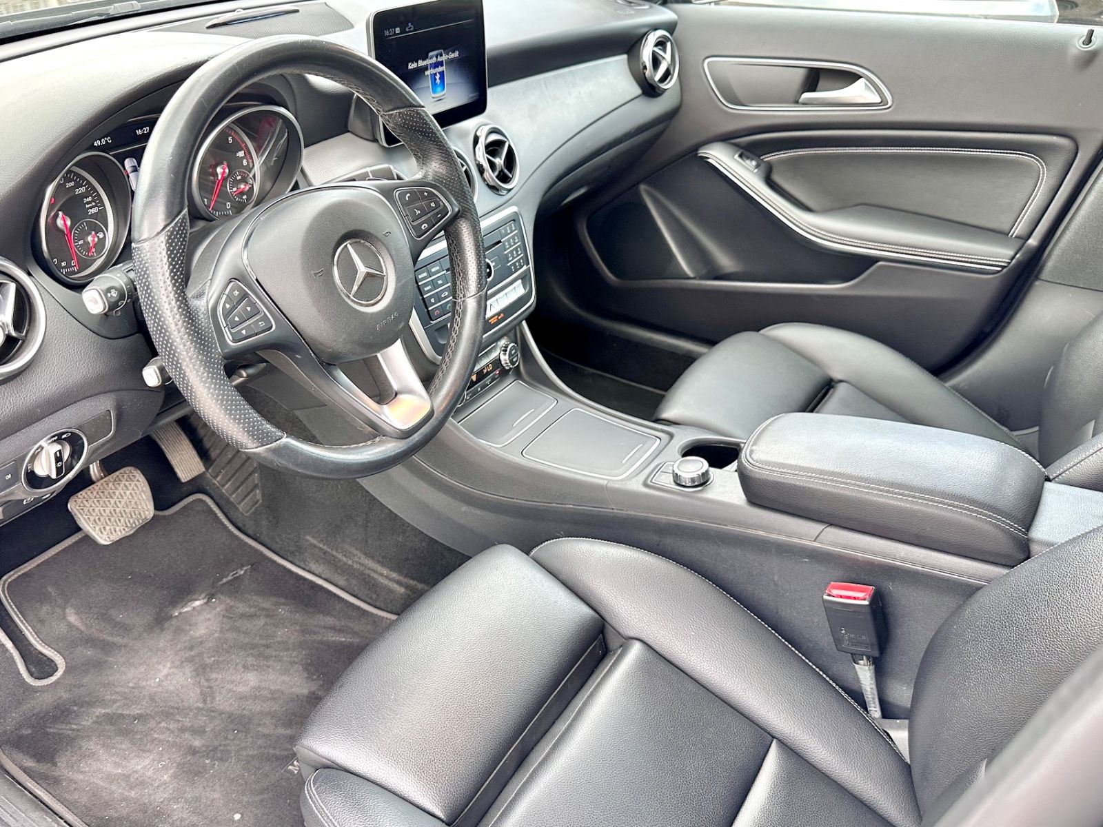Fahrzeugabbildung Mercedes-Benz GLA 200 d URBAN*AUTOM+MOD.2020+18LM*