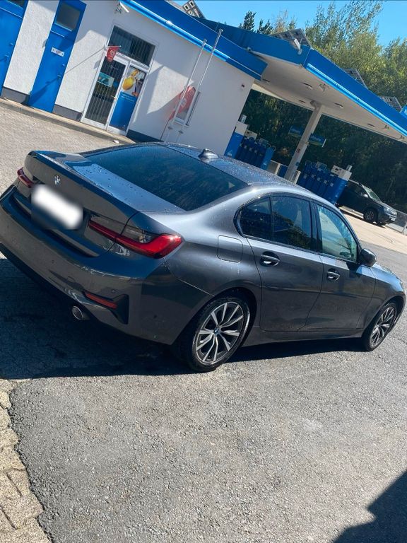 Image of BMW 320