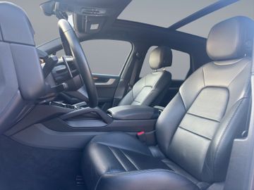 Porsche Cayenne - 9