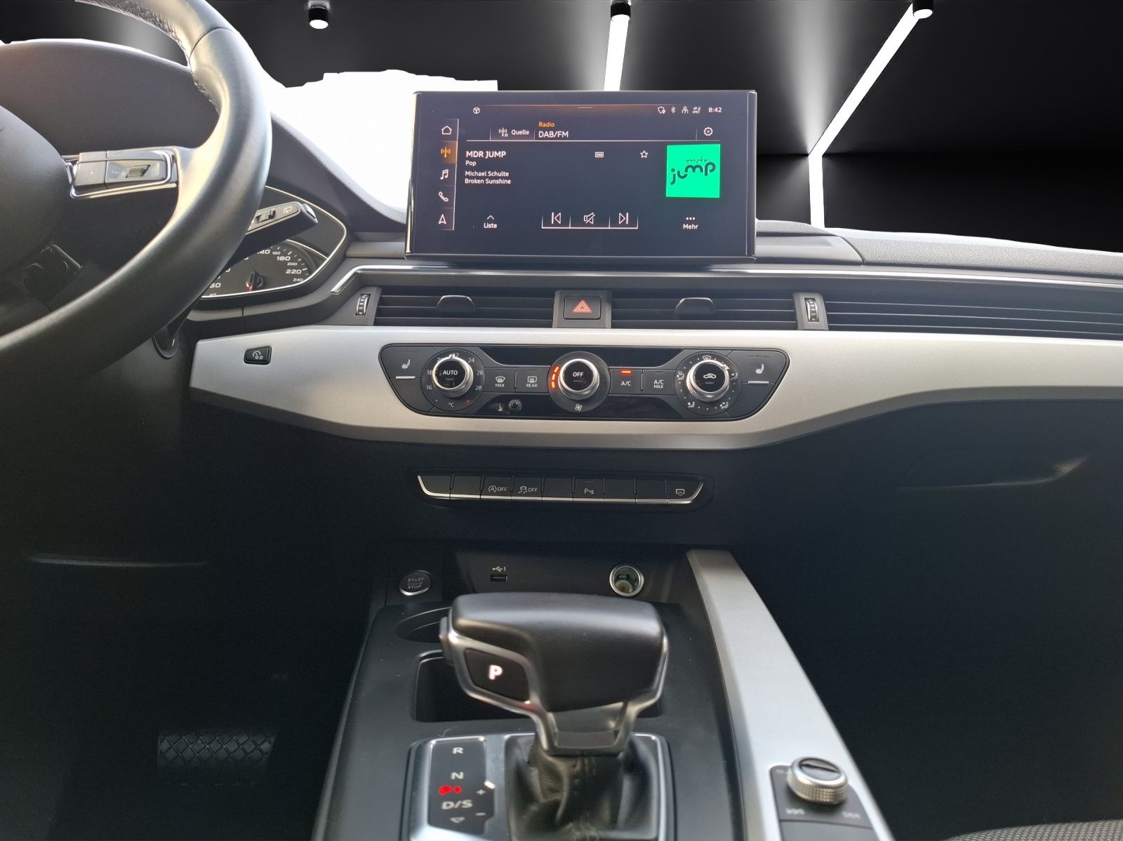 Fahrzeugabbildung Audi A4 Avant 35 TFSI S-tronic Navi GRA PDC SH LM