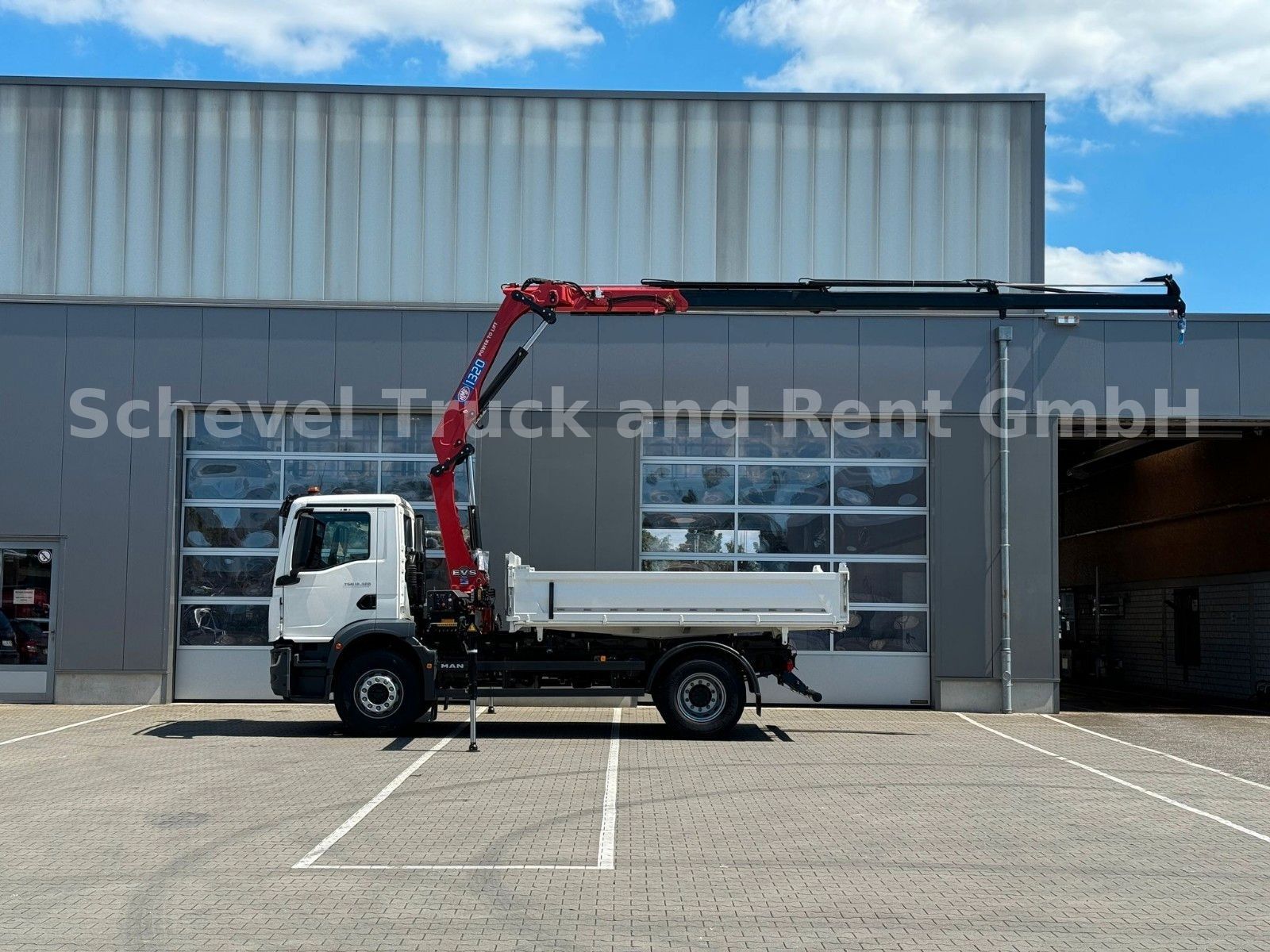 Fahrzeugabbildung MAN TGM 18.320 Dreiseitenkipper mit HMF 1320 K3 /4x2