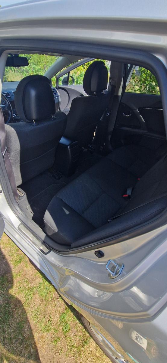Toyota Avensis 2009 — photo 10
